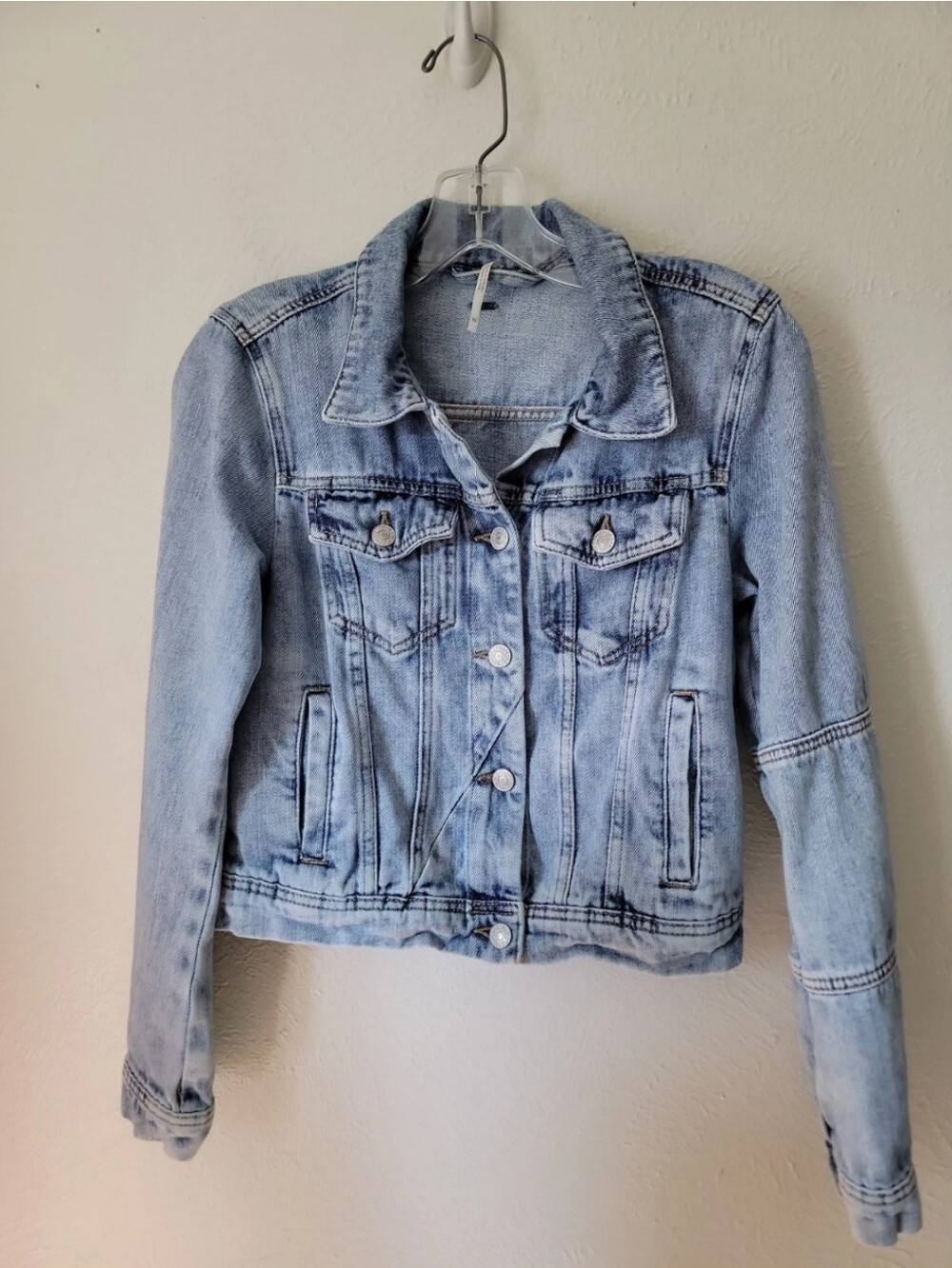 Free People Women's Light Wash Denim  Trucker Jean Jacket XS